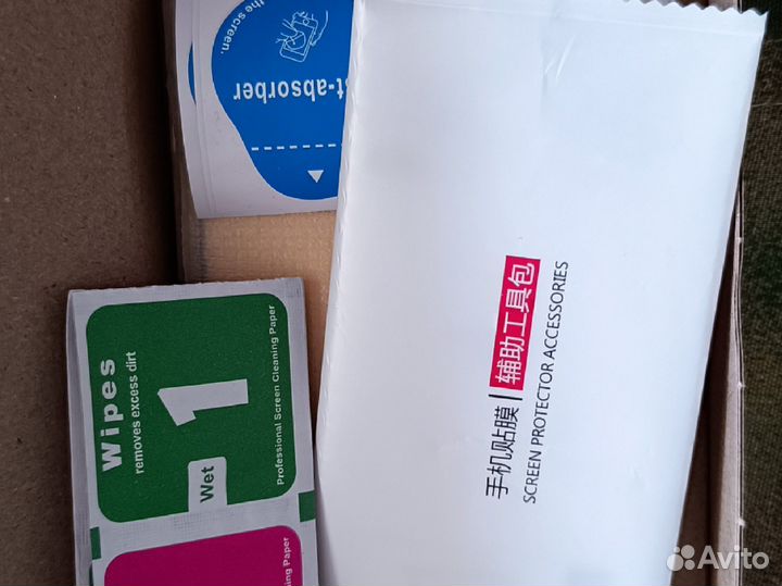 Продам защитное стекло Honor 10i