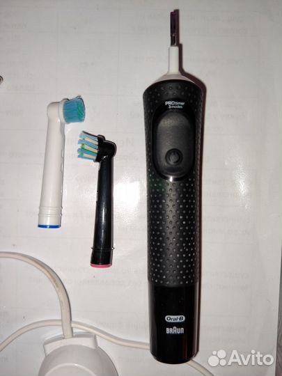 Электрическая зубная щетка oral b vitality pro