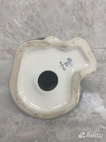 Фарфоровая статуэтка 