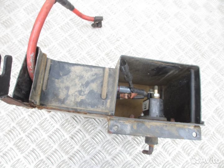 Выключатель массы (в сборе ) Scania 2000391