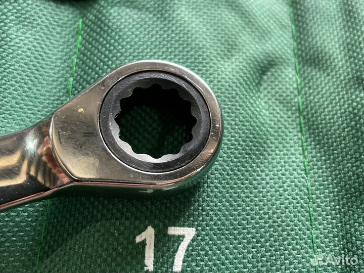 Набор ключей с трещеткой 11 в 1