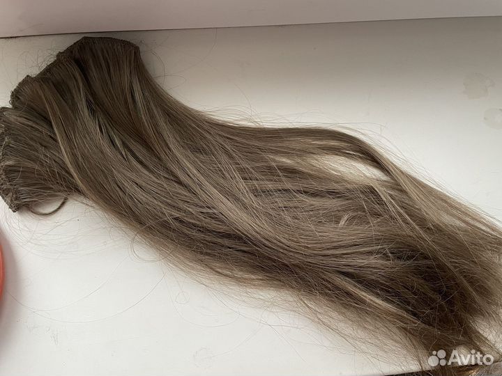 Волосы на заколках искусственные