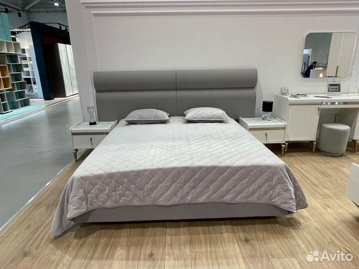 Спальный гарнитур Изабель Белый Новый