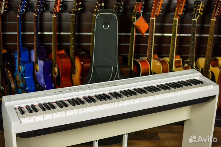 Цифровое пианино Yamaha P-125 + Аксессуары