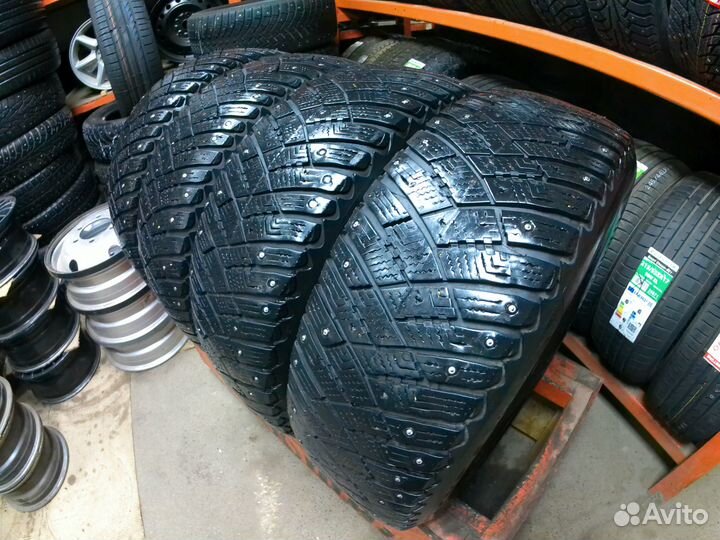 Goodyear Ultragrip Ice Arctic 215/65 R16