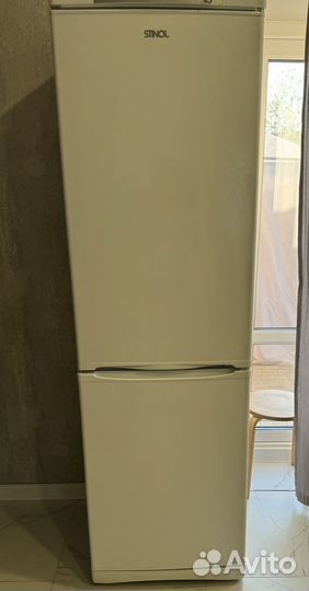 Холодильник Stinol STS 200, двухкамерный белый