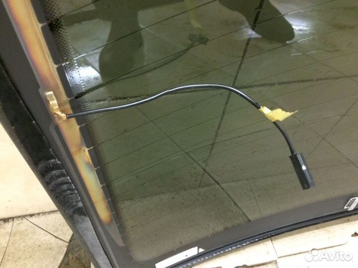 Стекло заднее Volkswagen Jetta 5