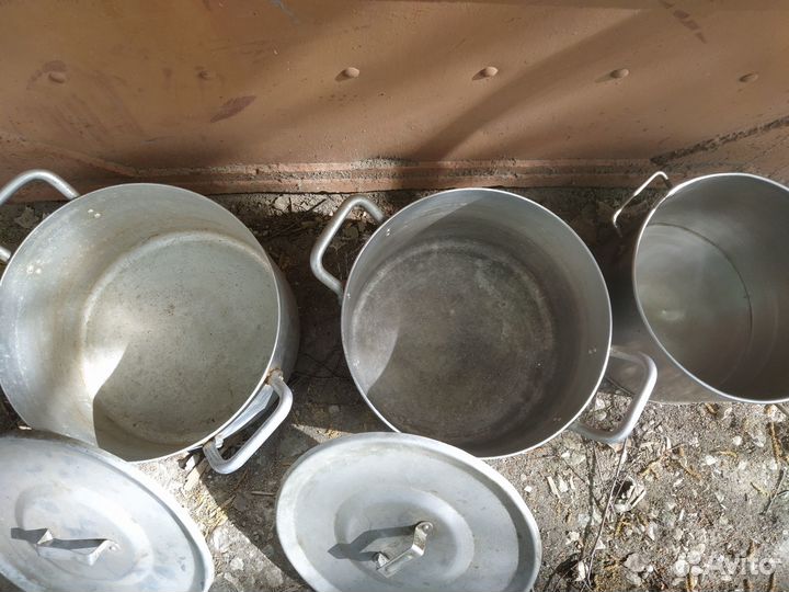 Фляги, канистры и кастрюли