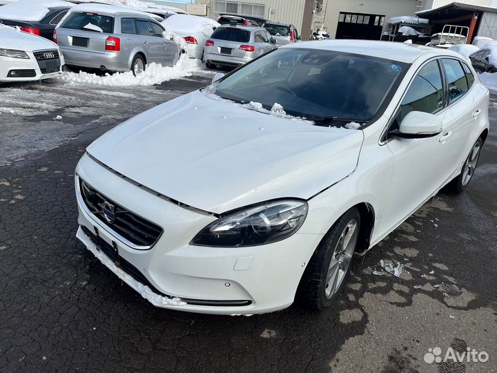 Капот Volvo V40 MV