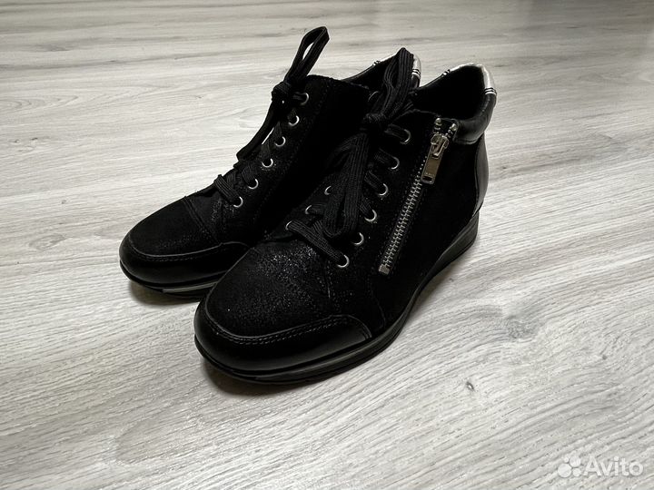 Ботинки женские 38 размер