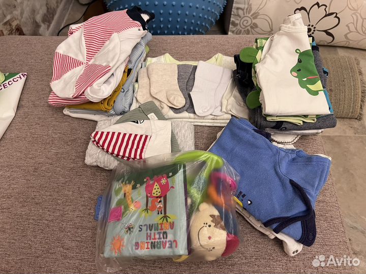 Вещи 0-3 бесплатно отдам и пачку памперсов