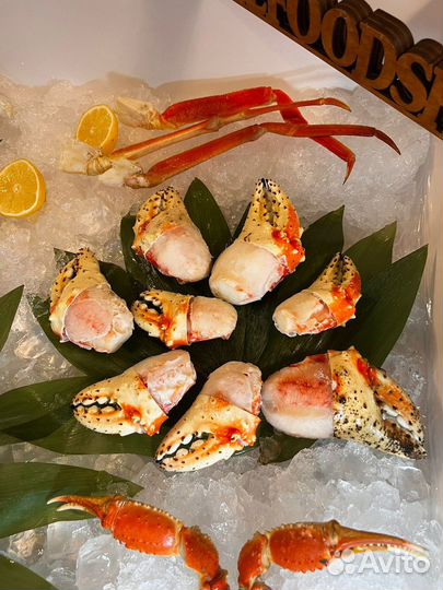 Боевой кулак камчатского краба вареный