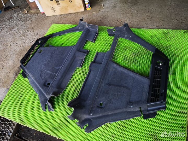 Обшивка багажника на Audi Q3 2012-2018