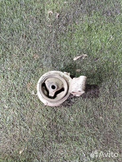 Подушка двигателя Suzuki Escudo G16A