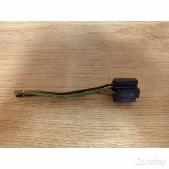 Колодка разъема реле с 4-мя проводами аэнк 392