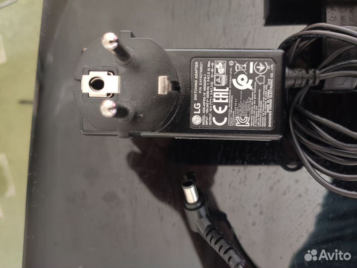 Блок питания от монитора lg (19v)