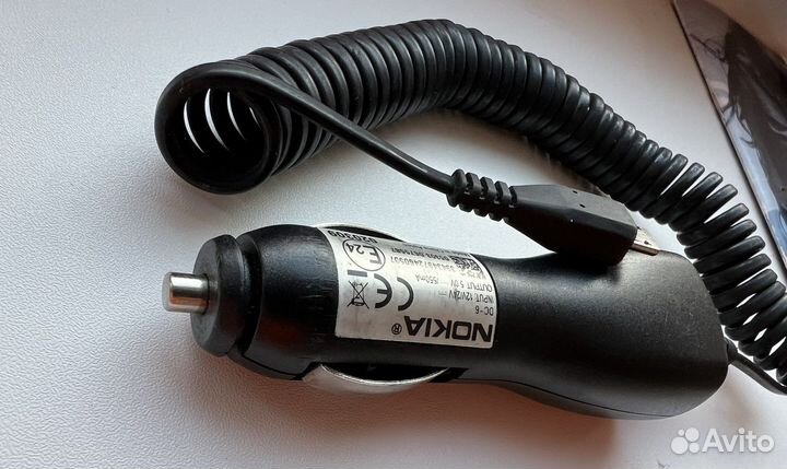 Автомобильное зарядное устройство Nokia