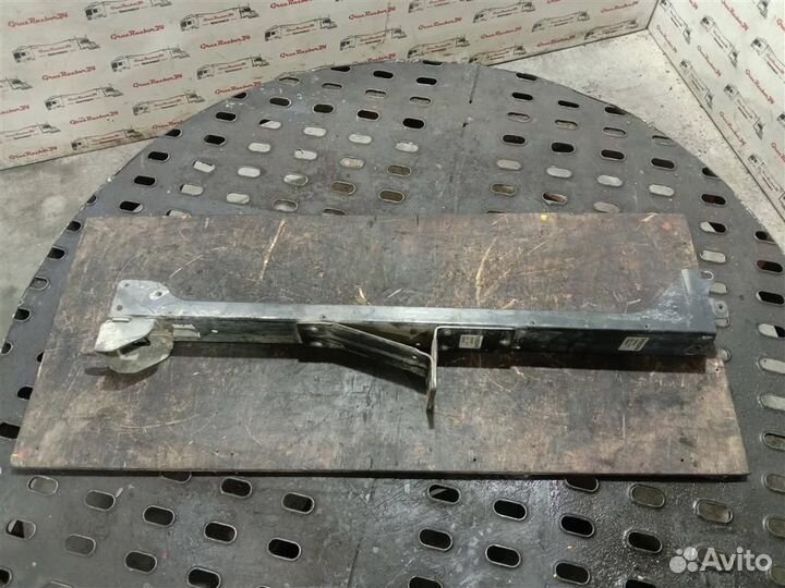 Рамка радиатора Volvo 21384583