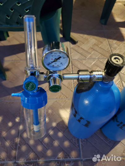 2 Кислородных балона с редуктором для ингаляции