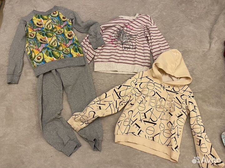 Большой пакет одежды на девочку 128-140 размера