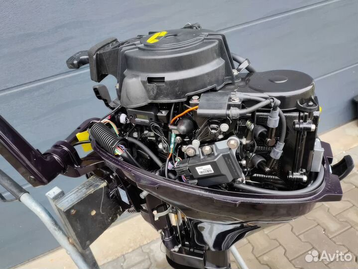 Лодочный мотор Tohatsu MFS 9.8 витринный Рассрочка