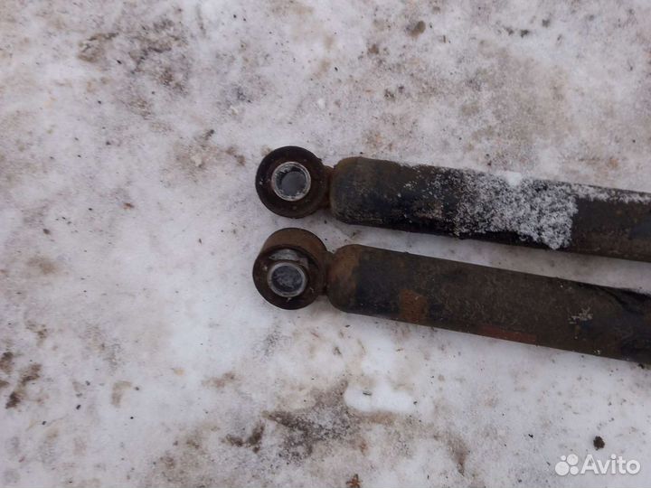 Сузуки сх 4 задние стойки амортизаторов