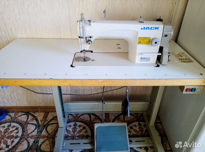 Продаю швейную машину Jack JK-8720