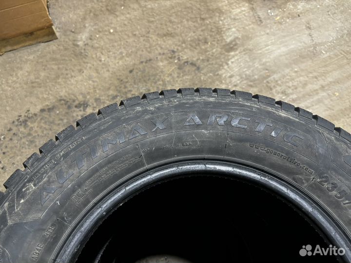 General Tire Altimax Arctic 235/70 R16 106Q