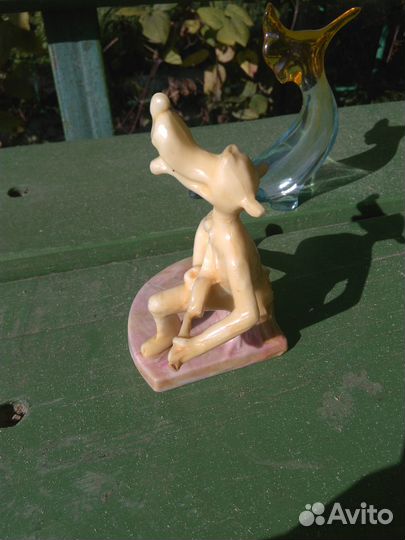 Волк с гитарой фигурка