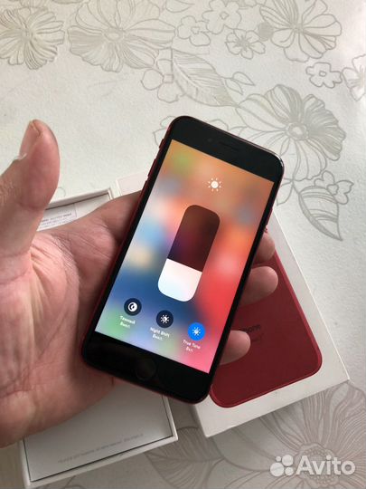 Телефон iPhone 8 64гб
