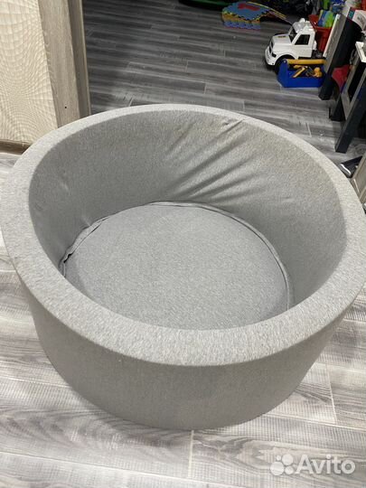 Сухой бассейн с шариками