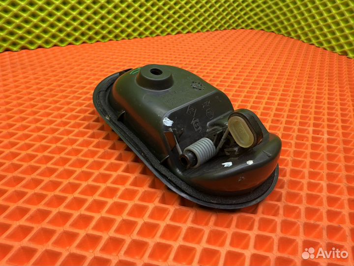 Внутренняя ручка двери Renault Duster1