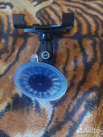 Держатель для планшета в авто