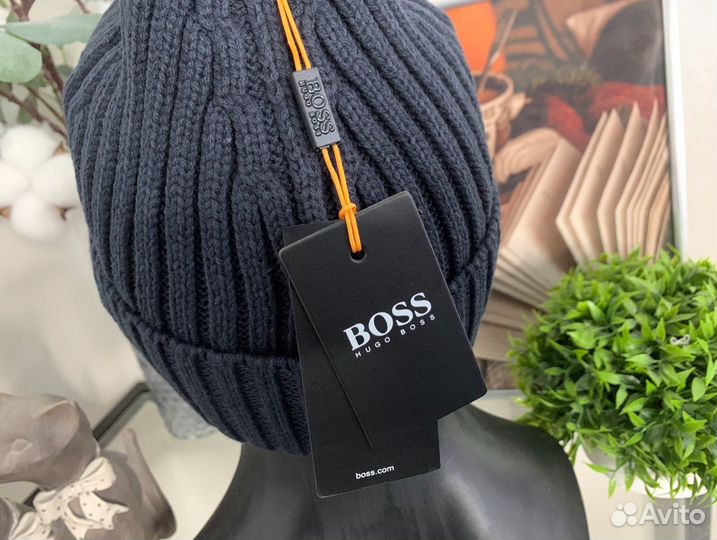 Шапка Boss с кашемиром