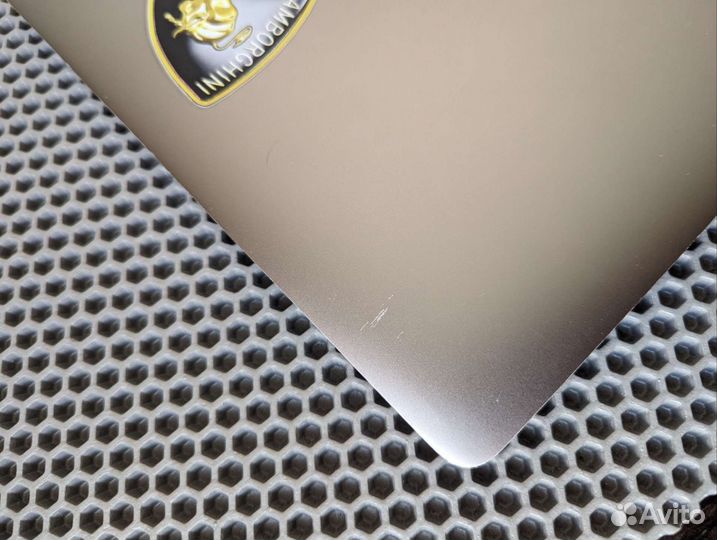 Macbook pro 15 2017 i7 16gb