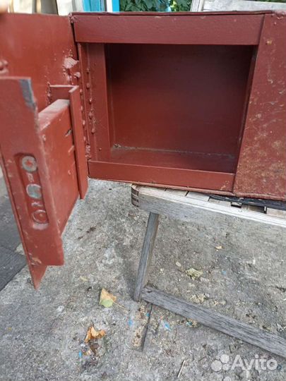 Ящик металлический- сейф