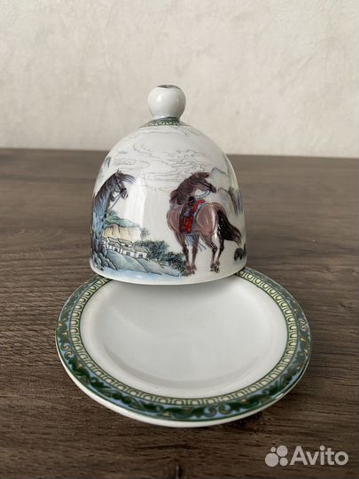 Лимонница. Новый год. Лошади