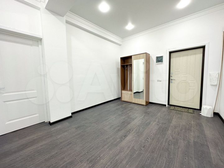 2-к. квартира, 80 м², 1/13 эт.