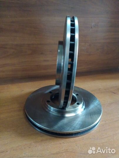 Диск тормозной передний Mitsubishi L200 1996