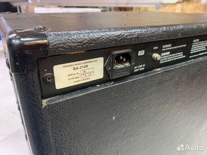 Комбоусилитель для бас-гитары Yerasov BA-210R