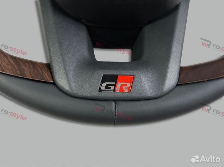 Руль автомобиля Toyota Land Cruiser 200 с кнопками