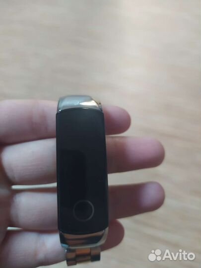 Продам Часы honor band 5