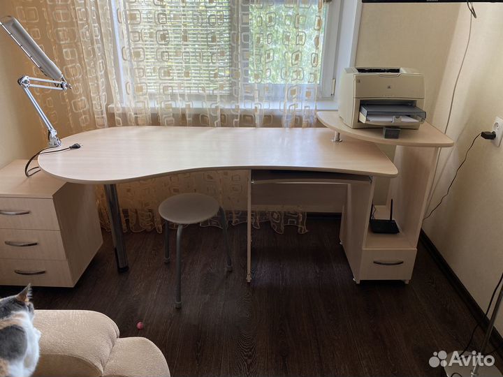 Письменный (компьютерный)стол для школьника бу