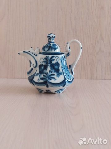 Гжель. Сливочник