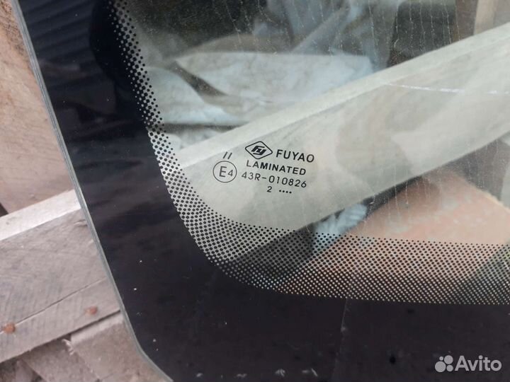 Лобовое стекло на renault logan 2 бу