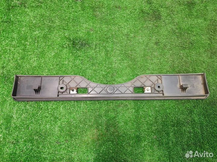 Площадка номерного знака Lexus GS300 (S160) 2001