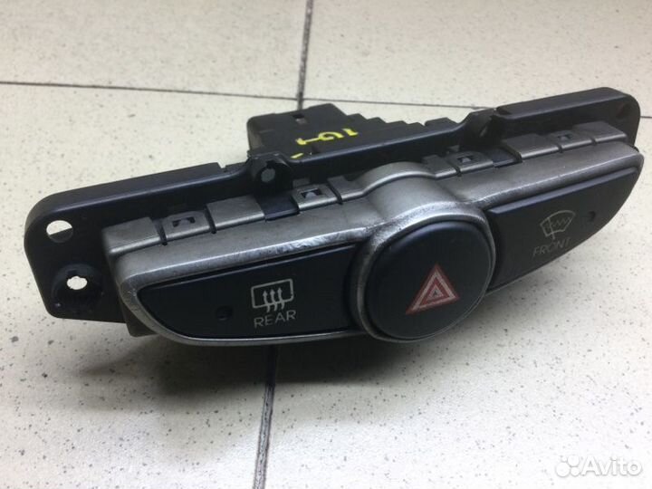 Кнопка аварийной сигнализации Hyundai Solaris