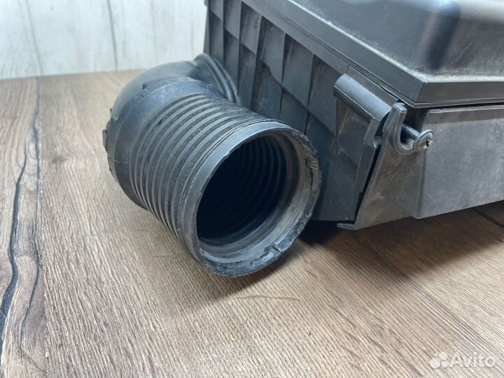 Корпус воздушного фильтра Volvo C30 MK38 2.4