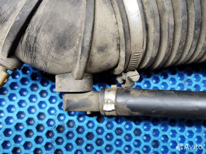 Патрубок воздушного фильтра в сборе Volvo s40 v40