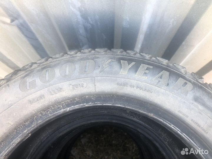Goodyear Ultragrip Ice Arctic 205/60 R16 92T